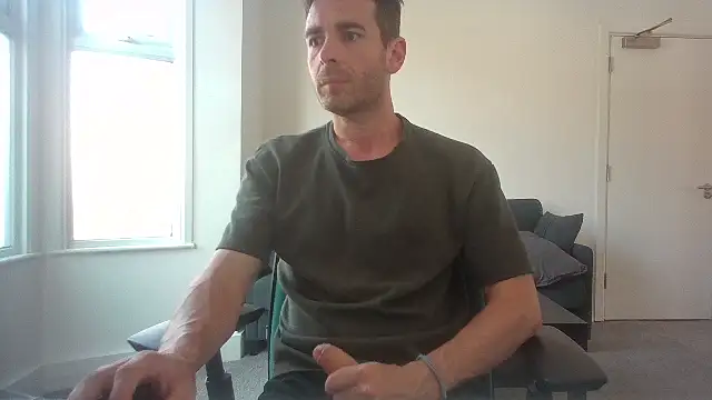 Snapshot of frenchbdmaninlondon chatting on July 8, 2026, 1:26 pm frenchbdmaninlondon online show from July 8, 2026, 1:26 pm