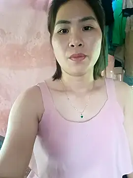 Snapshot of Bunby12 chatting on May 7, 2026, 2:28 am Bunby12 online show from May 7, 2026, 2:28 am