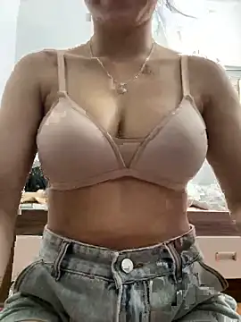 Snapshot of Yumiara chatting on June 2, 2026, 5:31 am Yumiara online show from June 2, 2026, 5:31 am