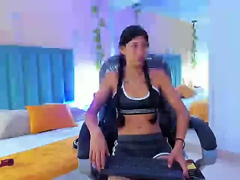 Snapshot of ARIANA_CRI-X chatting on April 27, 2026, 12:25 pm ARIANA CRI-X online show from April 27, 2026, 12:25 pm