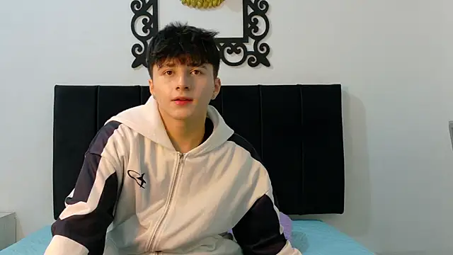LunayDream online show from June 26, 2026, 11:36 am