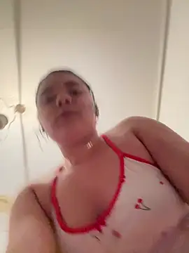 kitty cutess online show from May 7, 2026, 10:48 pm