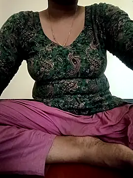 Snapshot of Misty-Meya chatting on June 3, 2026, 5:32 am Misty-Meya online show from June 3, 2026, 5:32 am