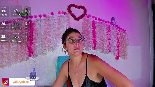 Snapshot of ValeryBlaze_ chatting on June 17, 2026, 7:04 pm ValeryBlaze online show from June 17, 2026, 7:04 pm