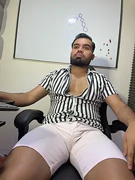 LucaLaurent online show from July 2, 2026, 12:32 am