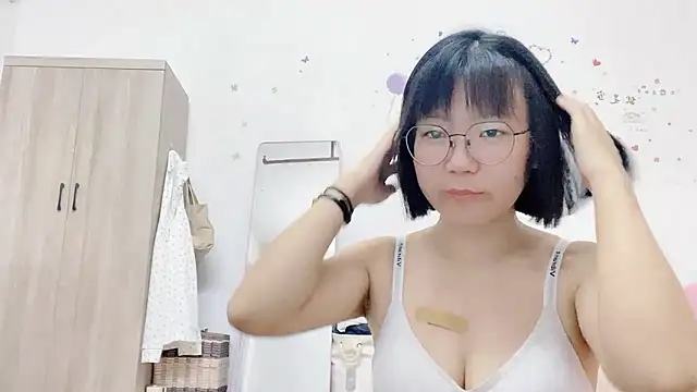 Belle-LL online show from May 14, 2026, 5:53 pm