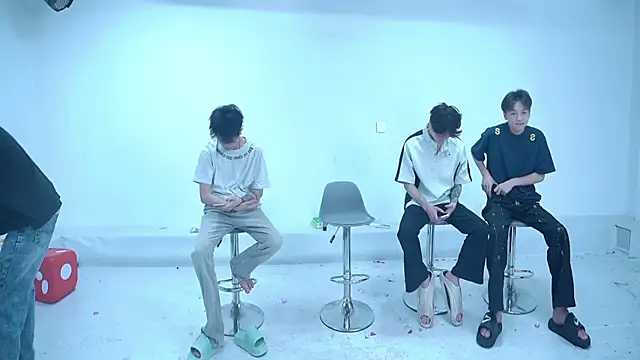 Woshididimen- online show from May 7, 2026, 1:05 pm