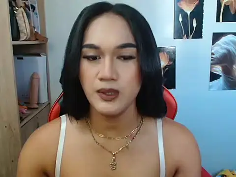 Snapshot of YourHot_Nica chatting on May 6, 2026, 1:25 am YourHot Nica online show from May 6, 2026, 1:25 am