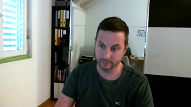 FeelFree88-ZH online show from April 22, 2026, 5:03 pm