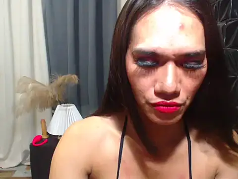 Snapshot of Queen_Haliyah chatting on May 22, 2026, 10:32 am Queen Haliyah online show from May 22, 2026, 10:32 am