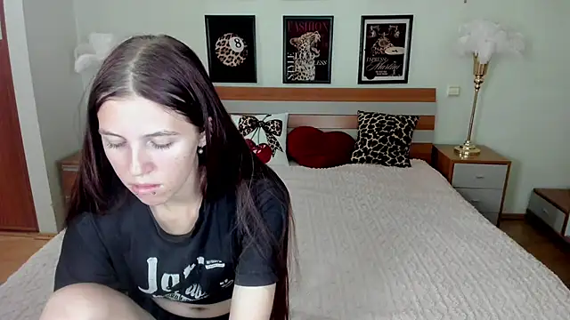 Snapshot of MaryRapunzel chatting on June 25, 2026, 8:13 pm MaryRapunzel online show from June 25, 2026, 8:13 pm