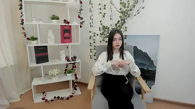 TwanaRzeczycki online show from April 27, 2026, 10:02 am