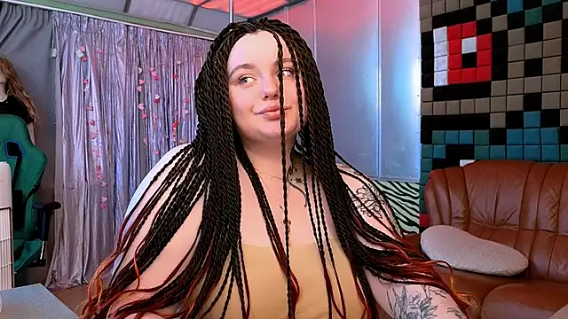 Snapshot of CatherineClaire chatting on June 5, 2026, 4:35 pm CatherineClaire online show from June 5, 2026, 4:35 pm