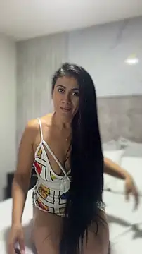 Laia Hills online show from June 25, 2026, 4:01 am