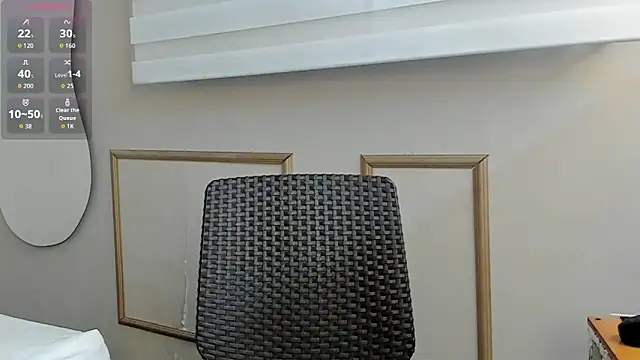 Snapshot of Isa_Collin chatting on April 27, 2026, 12:47 pm Isa Collin online show from April 27, 2026, 12:47 pm