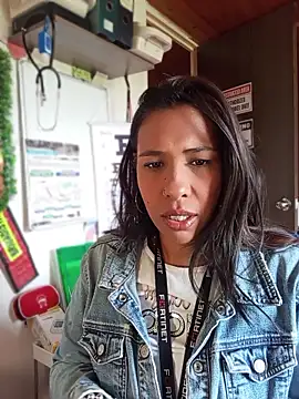 Ivon C online show from May 14, 2026, 1:18 pm