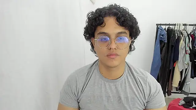 Donatello versus online show from April 21, 2026, 1:42 am