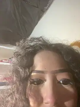 Rosamosquet online show from April 24, 2026, 3:09 am