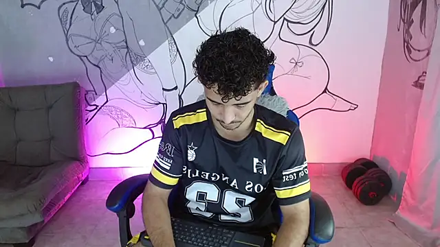 caius bigcock1 online show from May 17, 2026, 12:34 pm