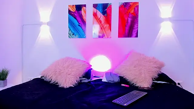 Georginap  online show from May 5, 2026, 12:29 am