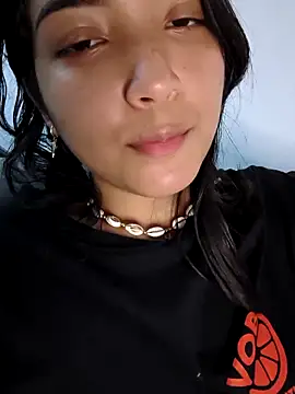 Snapshot of Thanilopera chatting on April 28, 2026, 2:38 am Thanilopera online show from April 28, 2026, 2:38 am