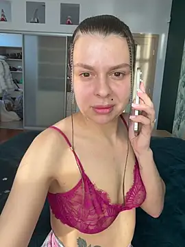 tooprettytobeeasy online show from April 27, 2026, 4:27 pm