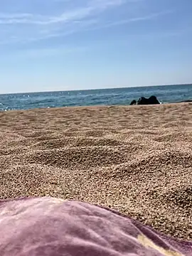 yestwooo online show from April 21, 2026, 10:10 am