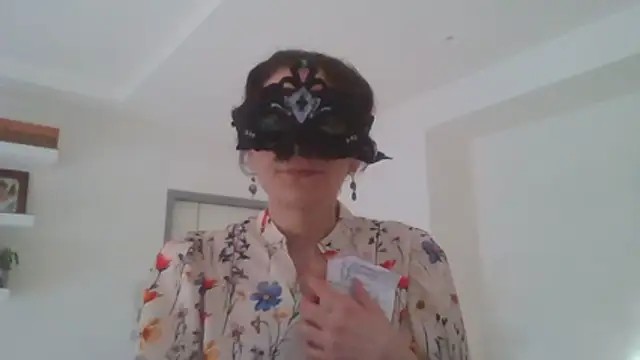 HelenTiAscolta online show from June 4, 2026, 5:41 pm