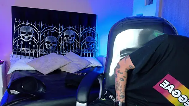 Vergil Noir  online show from June 5, 2026, 4:19 am