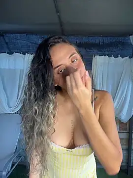 Snapshot of SinSirenXXX chatting on May 4, 2026, 12:56 pm SinSirenXXX online show from May 4, 2026, 12:56 pm