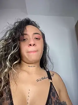Snapshot of SinSirenXXX chatting on May 9, 2026, 1:27 pm SinSirenXXX online show from May 9, 2026, 1:27 pm