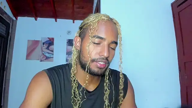 Snapshot of salvatore_amator chatting on June 3, 2026, 3:53 am salvatore amator online show from June 3, 2026, 3:53 am