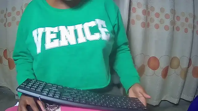 BusttyBoobs19 online show from May 22, 2026, 8:14 pm