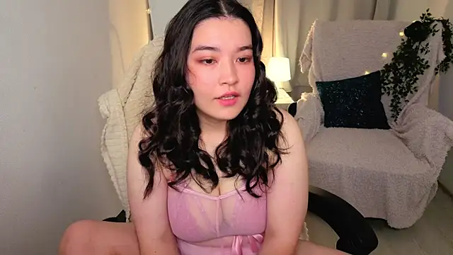 MomoRins online show from May 24, 2026, 10:59 pm