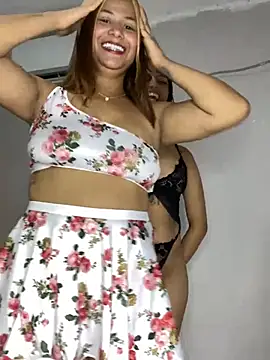 Snapshot of ValentinaLux_Oficiall chatting on May 14, 2026, 6:58 pm ValentinaLux Oficiall online show from May 14, 2026, 6:58 pm