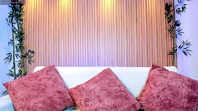 Giorgia kowalski online show from April 23, 2026, 8:33 pm