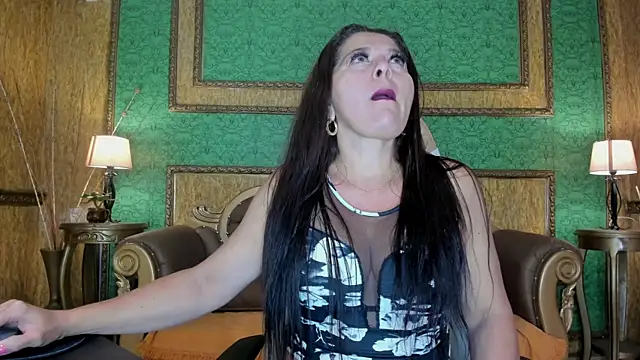 Snapshot of Agata_Jade chatting on July 15, 2026, 12:10 pm Agata Jade online show from July 15, 2026, 12:10 pm