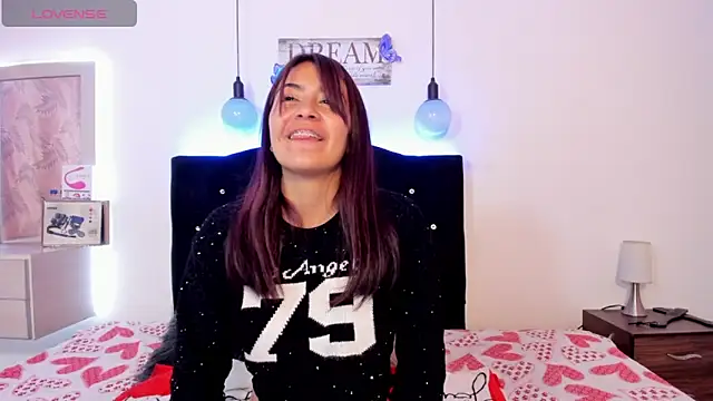 Snapshot of lizz_cherry_ chatting on May 20, 2026, 9:10 pm lizz cherry online show from May 20, 2026, 9:10 pm