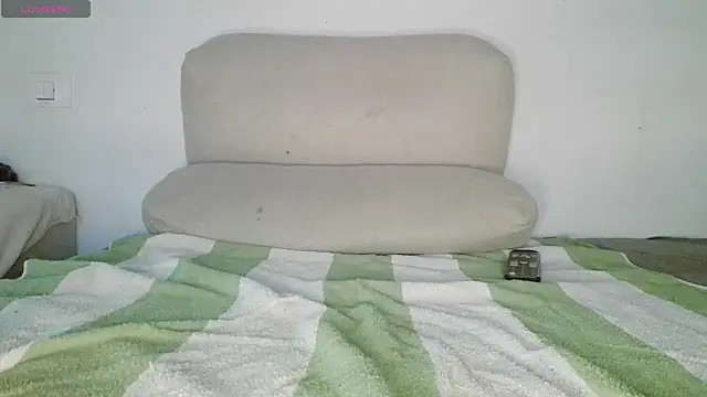 Snapshot of canarito18 chatting on May 2, 2026, 6:57 pm canarito18 online show from May 2, 2026, 6:57 pm