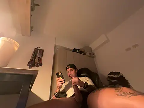 Luchonaked online show from April 25, 2026, 5:21 am