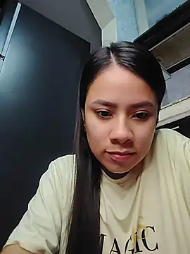 Snapshot of Nicol_Alvarez1 chatting on May 26, 2026, 5:14 am Nicol Alvarez1 online show from May 26, 2026, 5:14 am