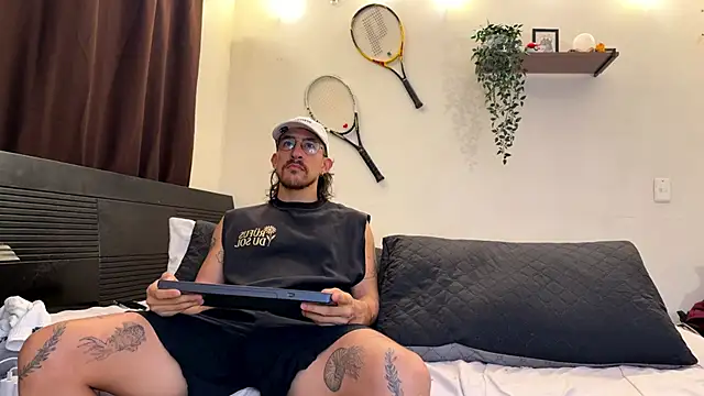 Snapshot of Aaron_wheel chatting on June 5, 2026, 2:07 am Aaron wheel online show from June 5, 2026, 2:07 am