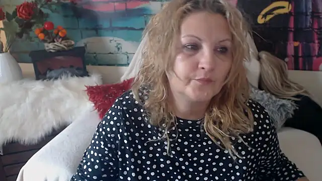 Divineblond online show from March 12, 2025, 8:19 am