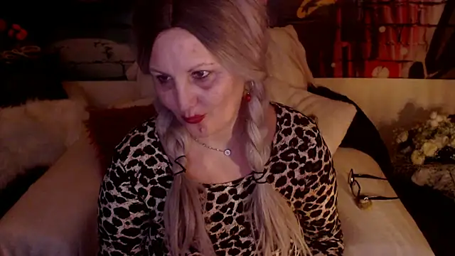 Divineblond online show from March 13, 2025, 5:00 am