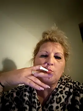 Divineblond online show from October 6, 2025, 7:33 pm