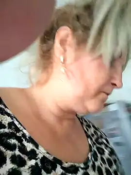 Divineblond online show from October 8, 2025, 11:41 am