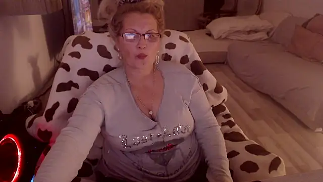 Divineblond online show from January 12, 2026, 11:32 pm