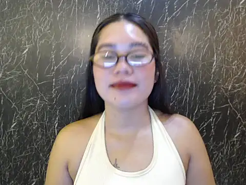 ur prettychelsie online show from April 27, 2026, 9:35 pm