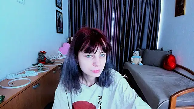 Snapshot of MiniLysii chatting on June 3, 2026, 5:43 am MiniLysii online show from June 3, 2026, 5:43 am