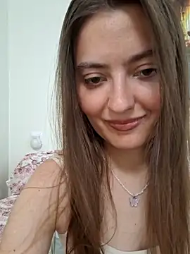Snapshot of Alba2331 chatting on June 16, 2026, 12:41 pm Alba2331 online show from June 16, 2026, 12:41 pm